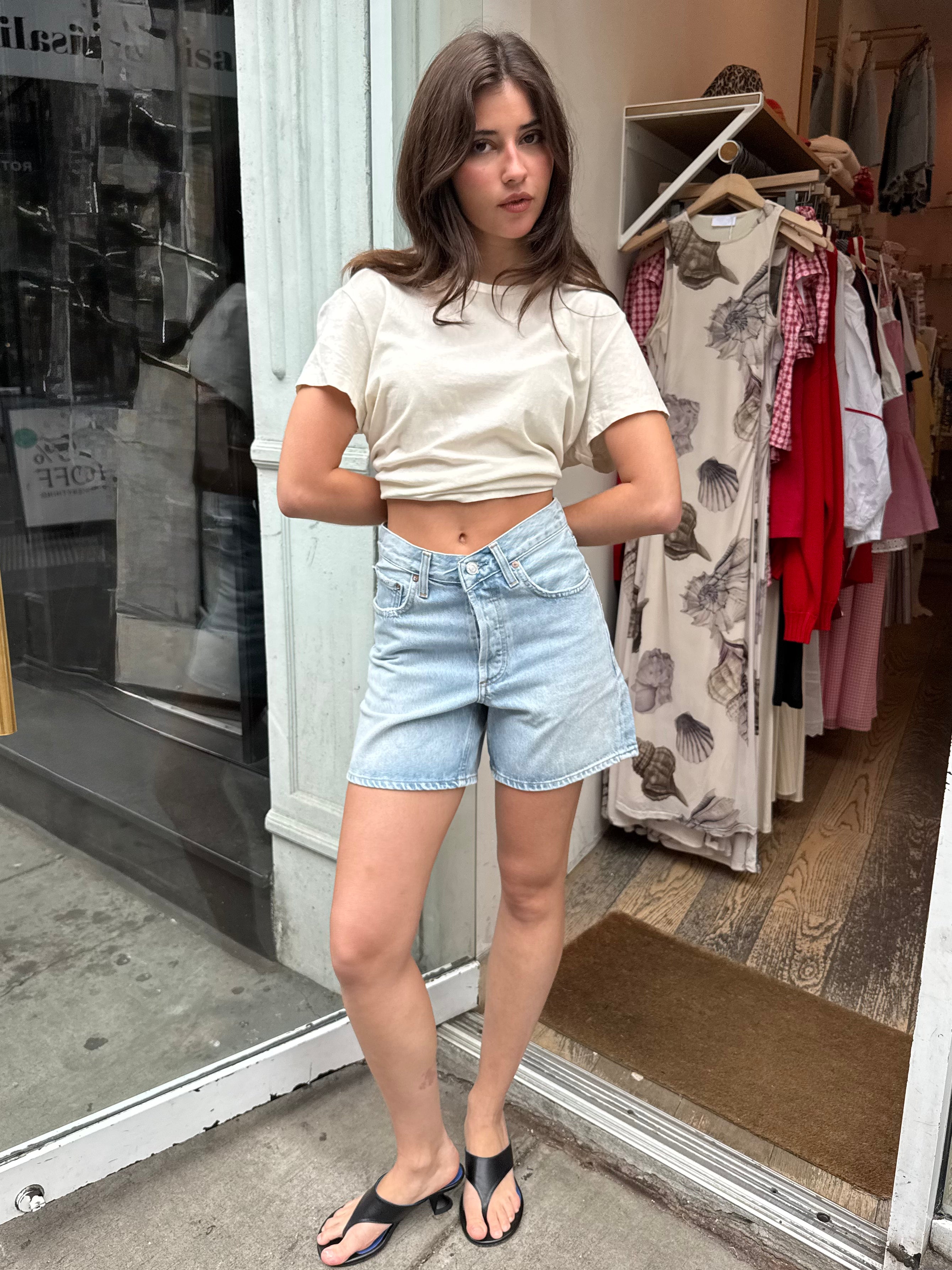 V-Waist Short in Backbeat