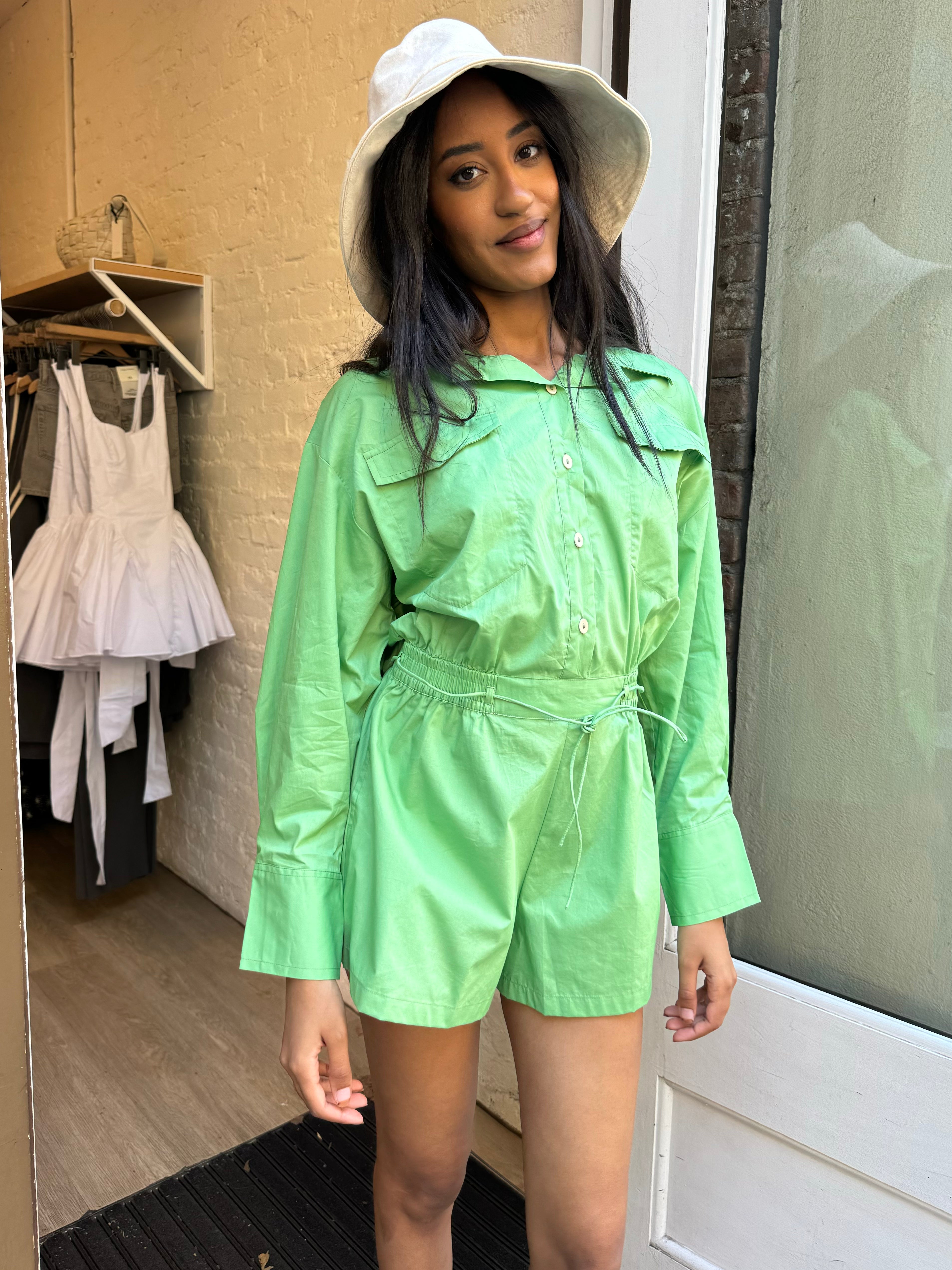 【haru】apolina NELLIE PLAYSUIT Isole Playsuit in Apple – Isalis