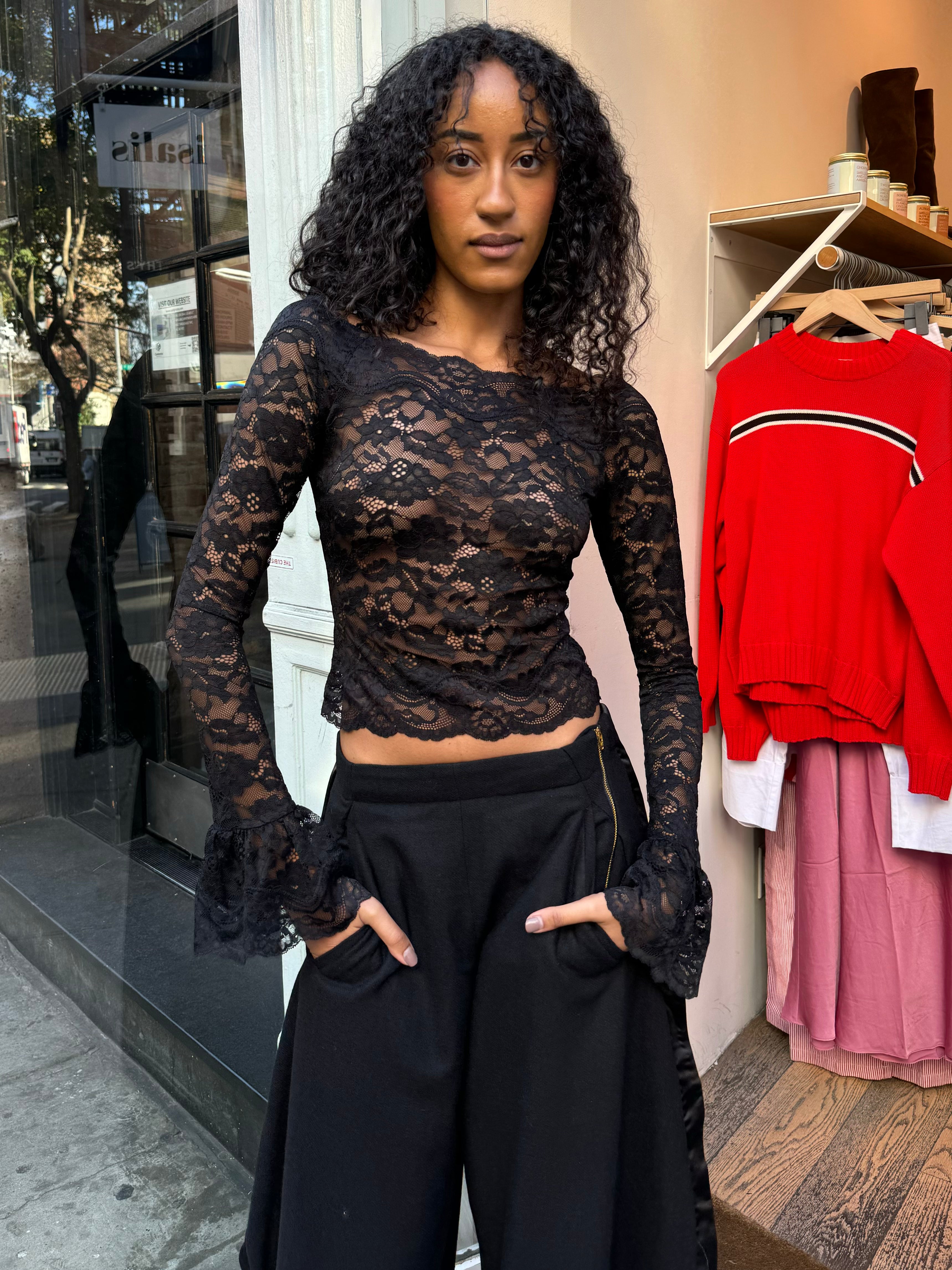 Maribeth Top in Black – Isalis