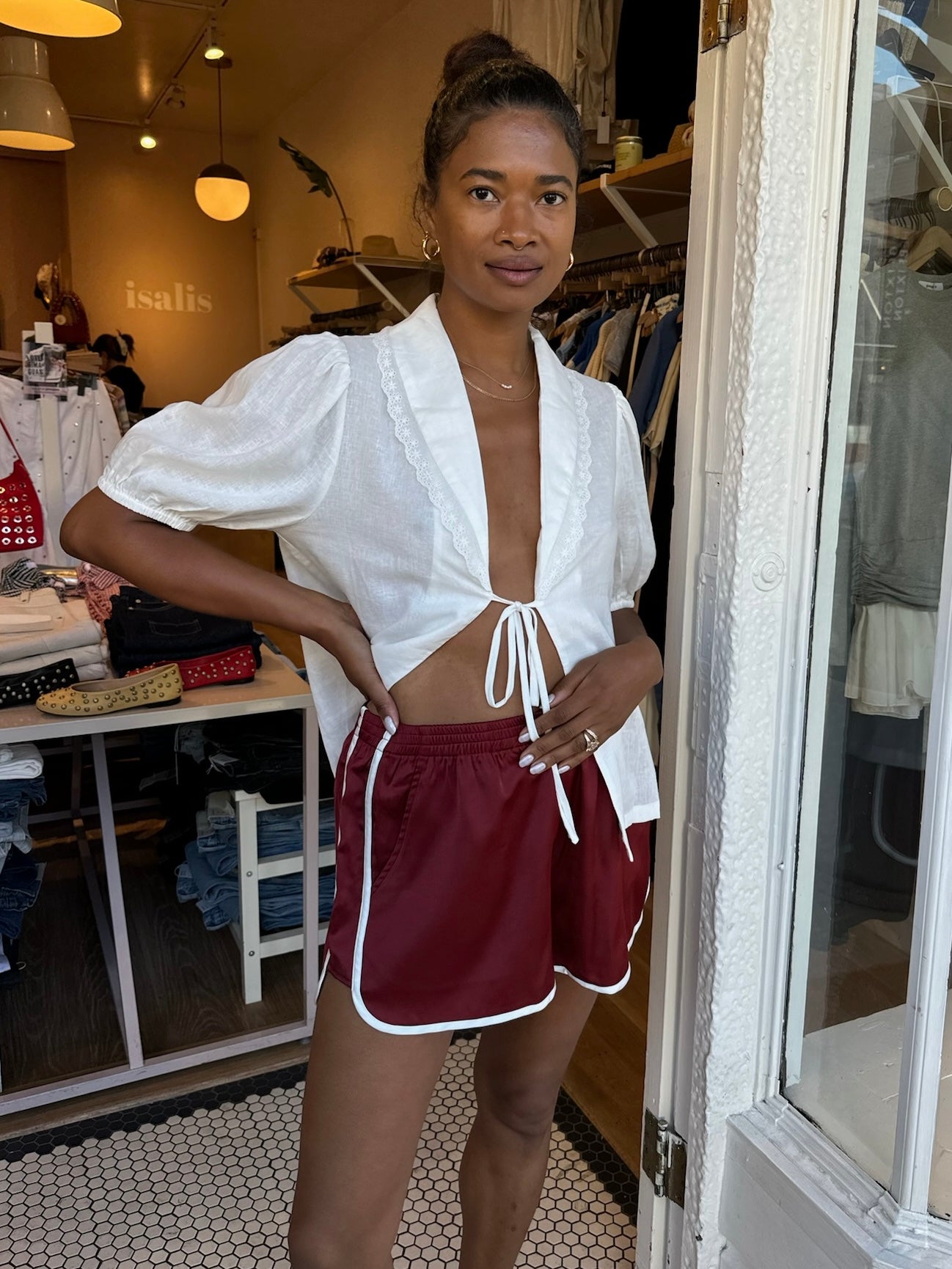 Maple Runner Shorts in Dark Red – Isalis