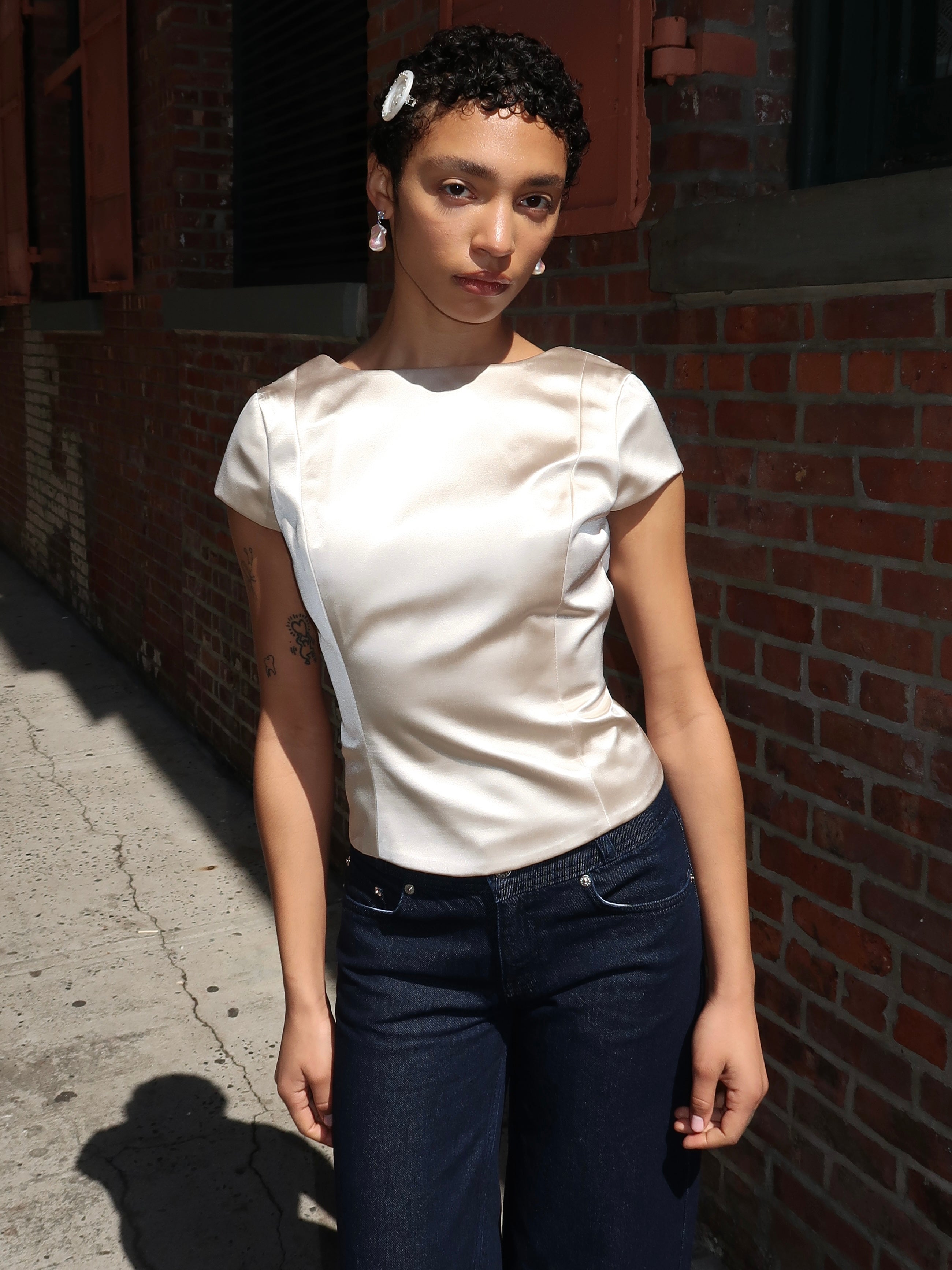 sheller シェリエ　shoulder ribbon satin tops Shelly Top in Champagne – Isalis