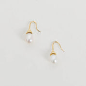 Odette Earrings in Pearl/Gold