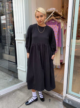 Load image into Gallery viewer, Spring Garden Dress in Black
