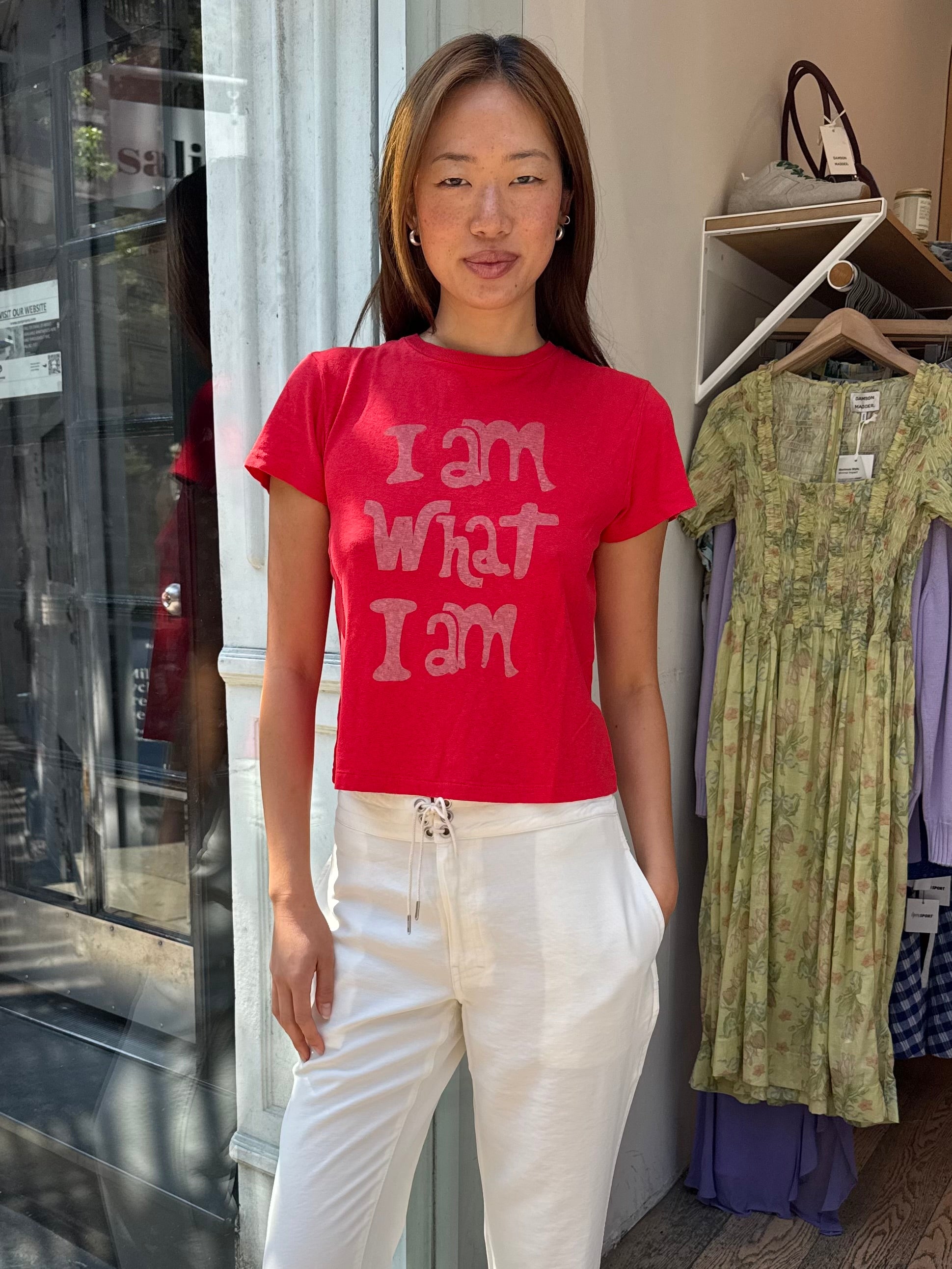 Classic Tee What I Am in Roja