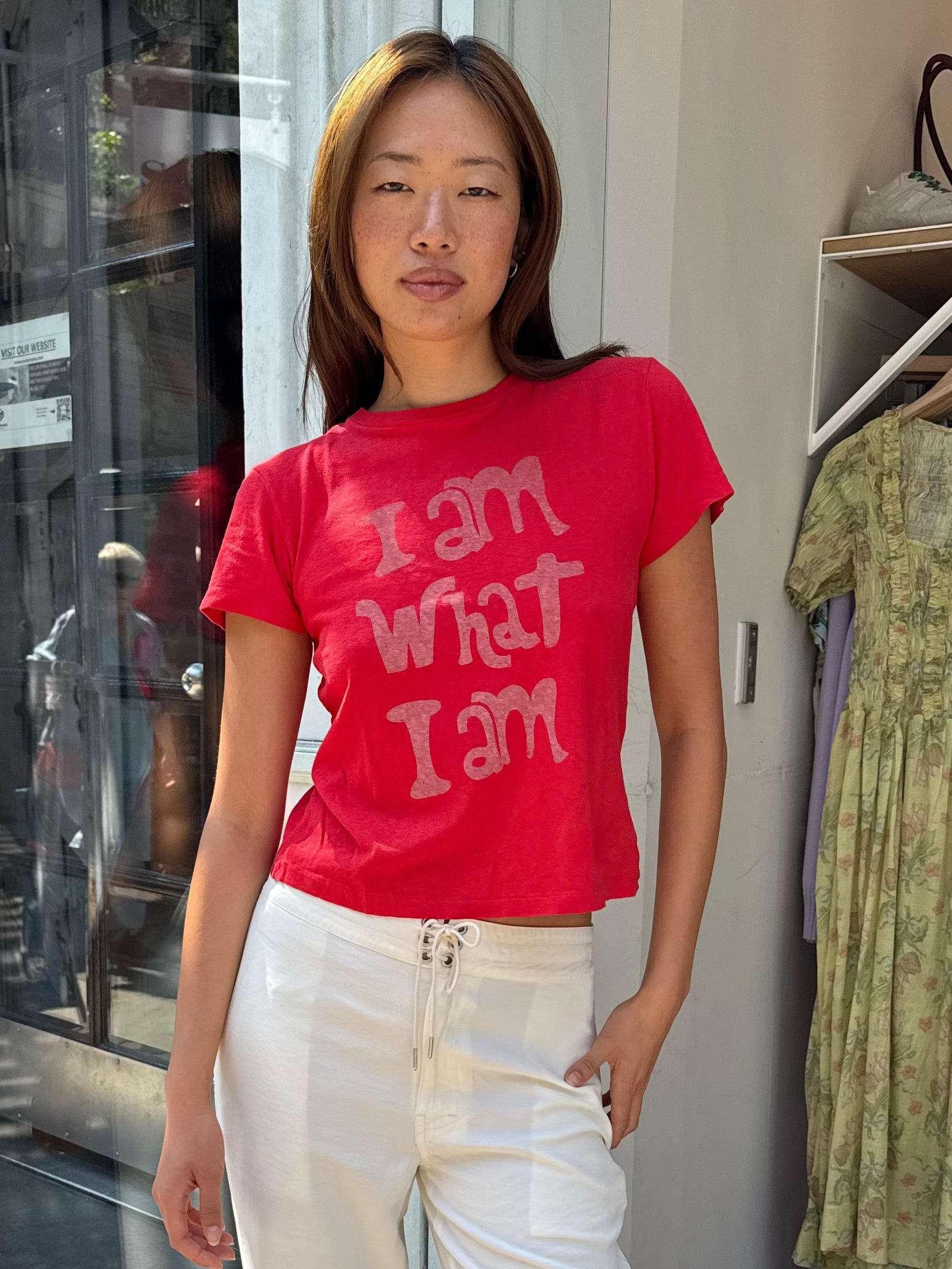 Classic Tee What I Am in Roja