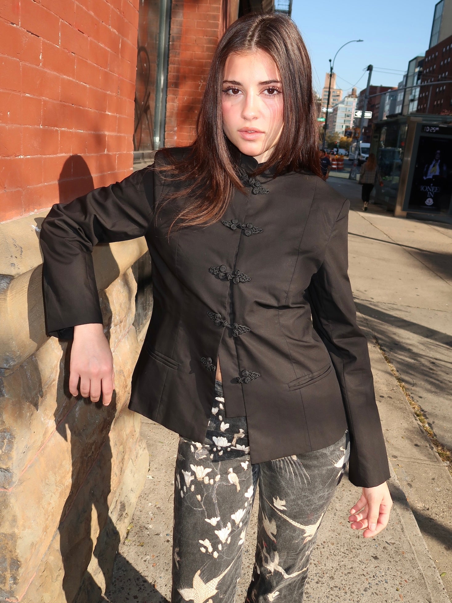 Lynn Frog Clasp Blazer Top in Black