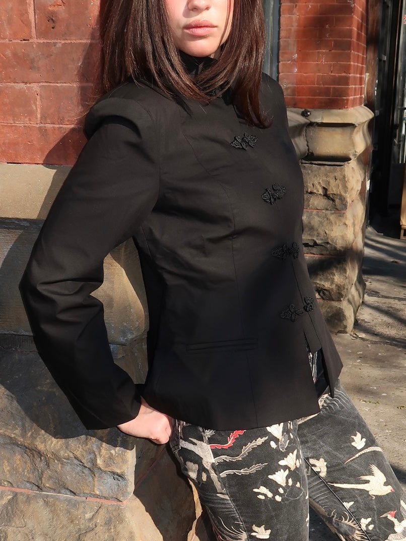 Lynn Frog Clasp Blazer Top in Black