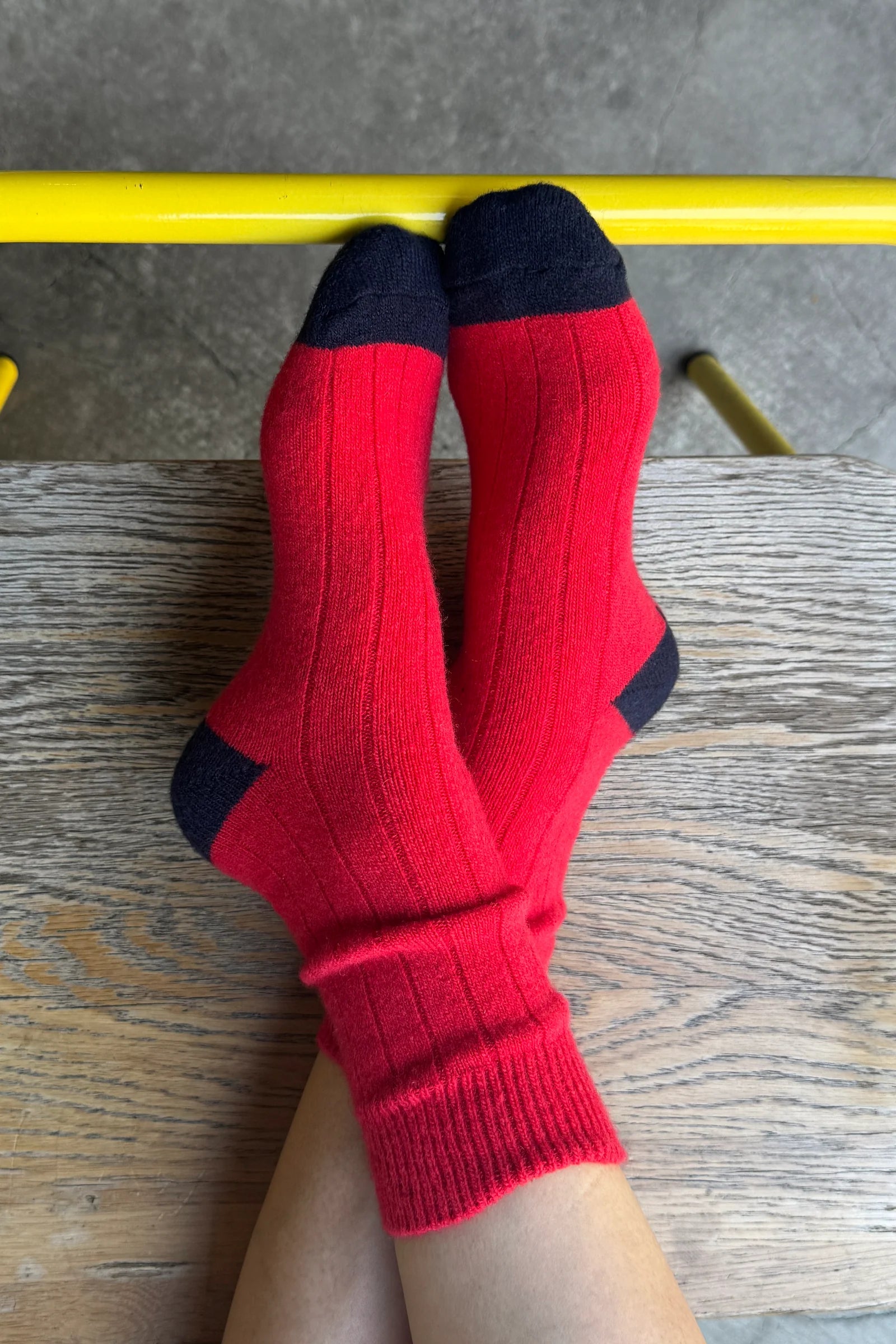 Cashmere Blend Classic Socks in Poppy Red