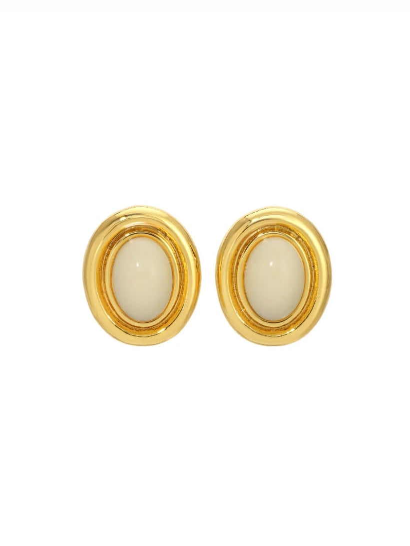 Prize Earrings in Cream