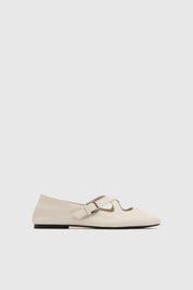 Ballerina Flat in Off White