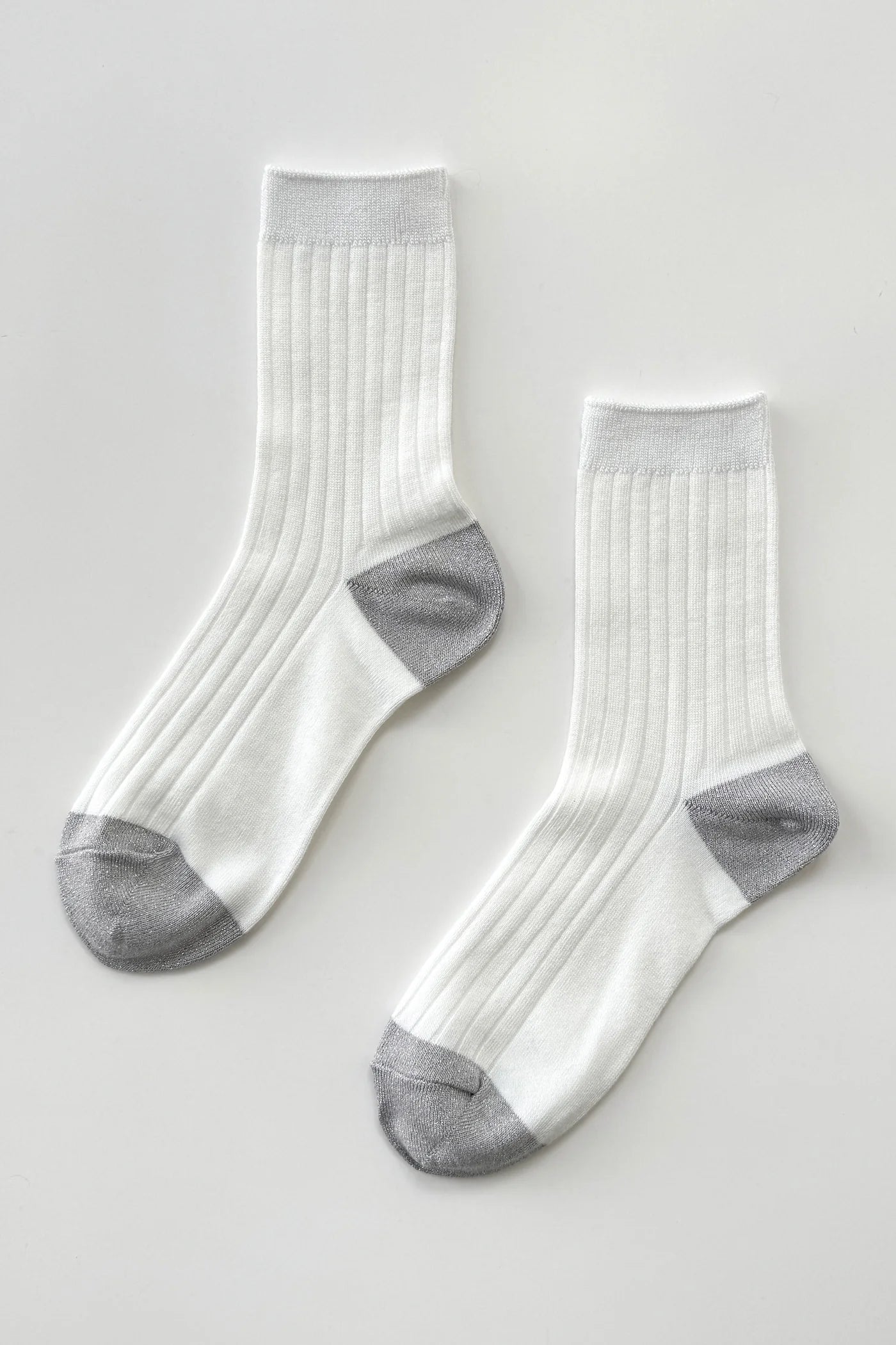 Her Glow Socks in White/Silver