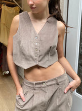 Load image into Gallery viewer, Cord Cropped Vest in Mushroom
