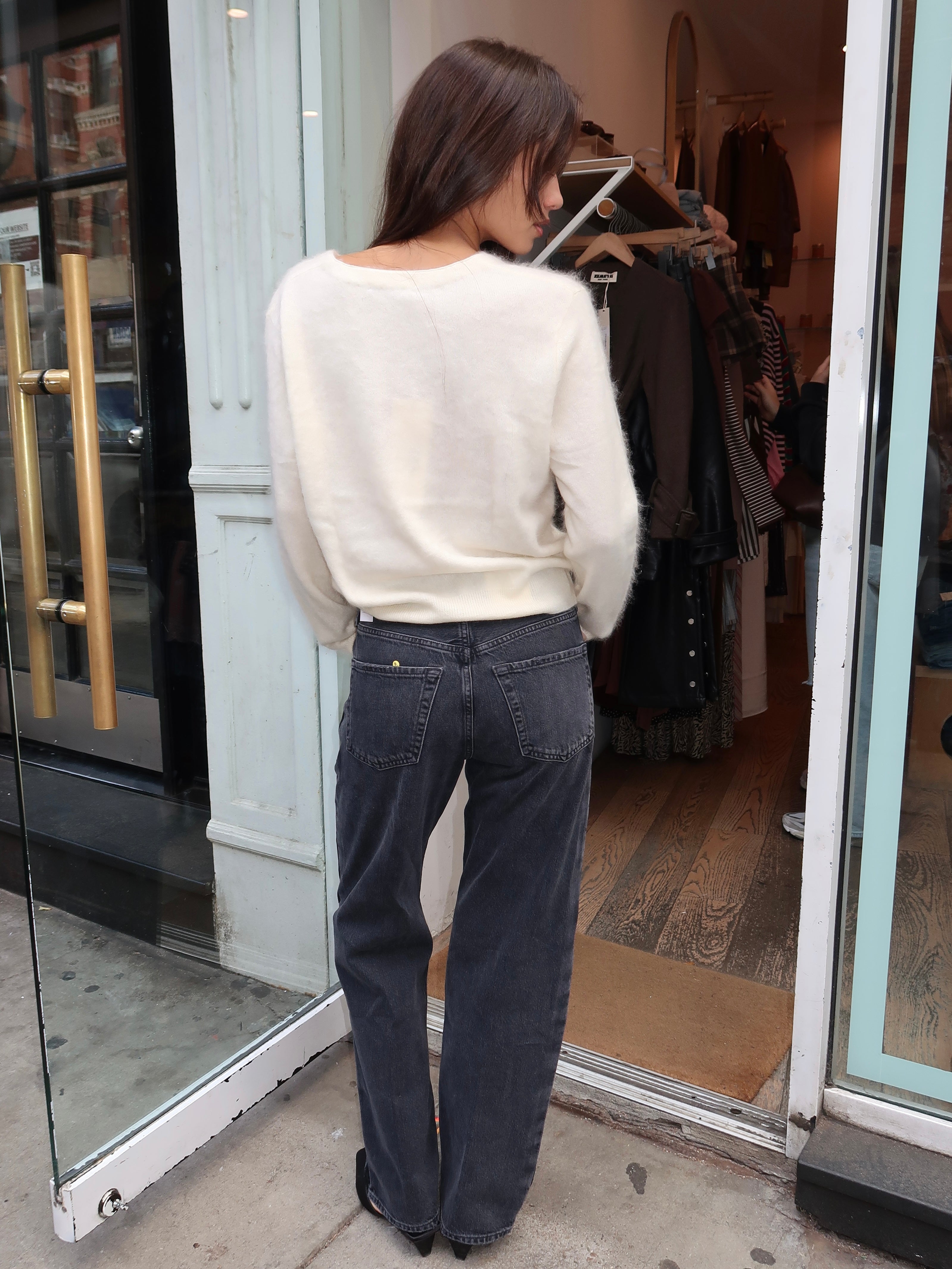 Lindz Easy Straight w/ Tuxedo Stripe in Kuro