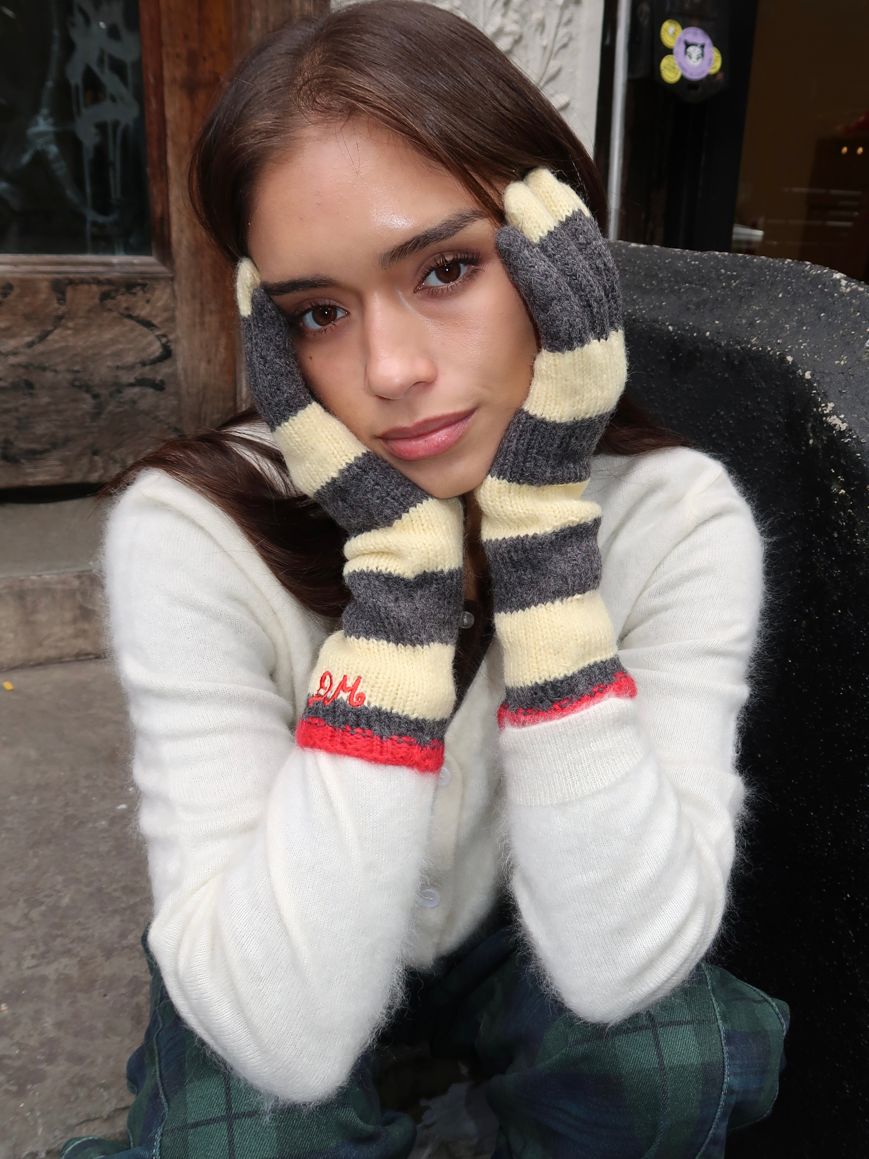 Striped Gloves in Butter Charcoal