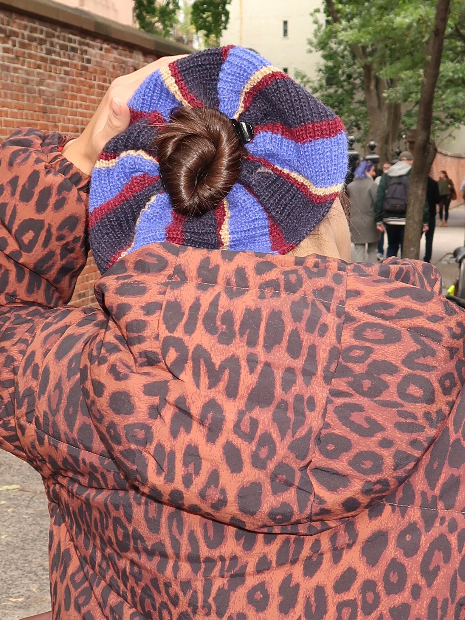 Knitted Scrunchie in Burg Navy Stripe