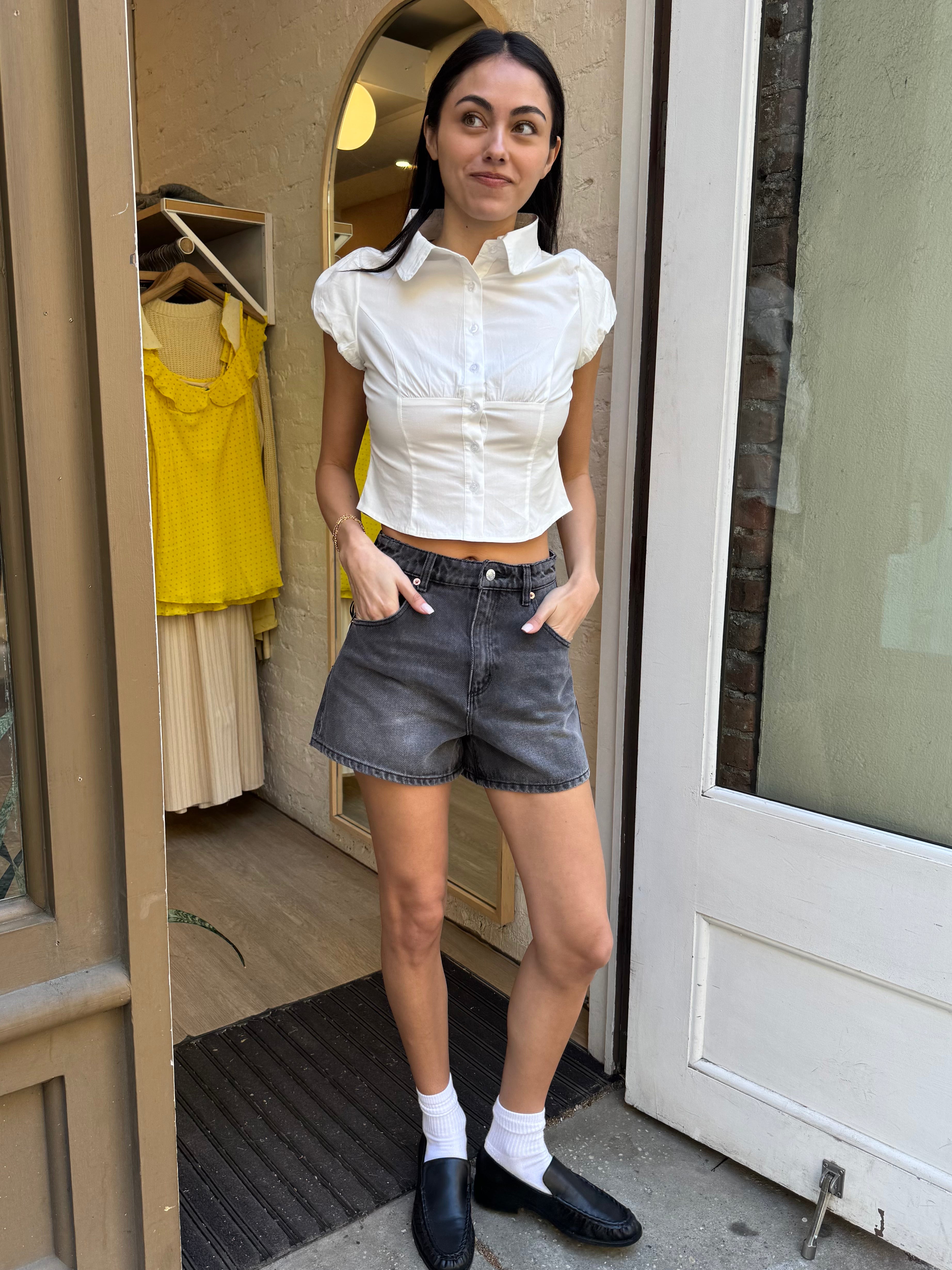Mirage Short Worn Black in Vintage Black