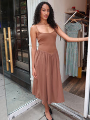 Windsor Midi Dress in Brown