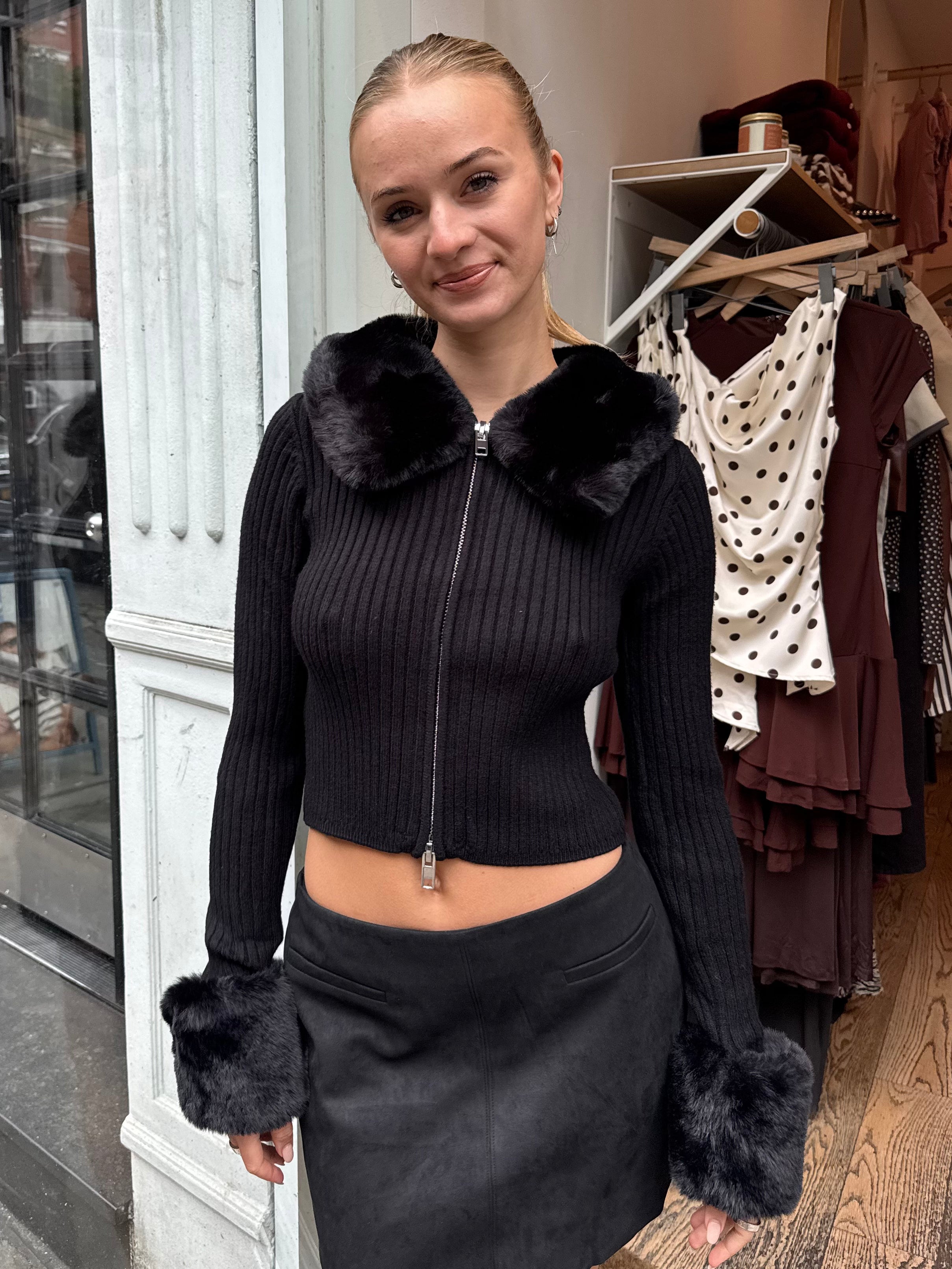 Peggy Cardi in Sable