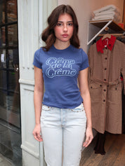 90s Baby Tee Creme De La Creme in Postman Blue