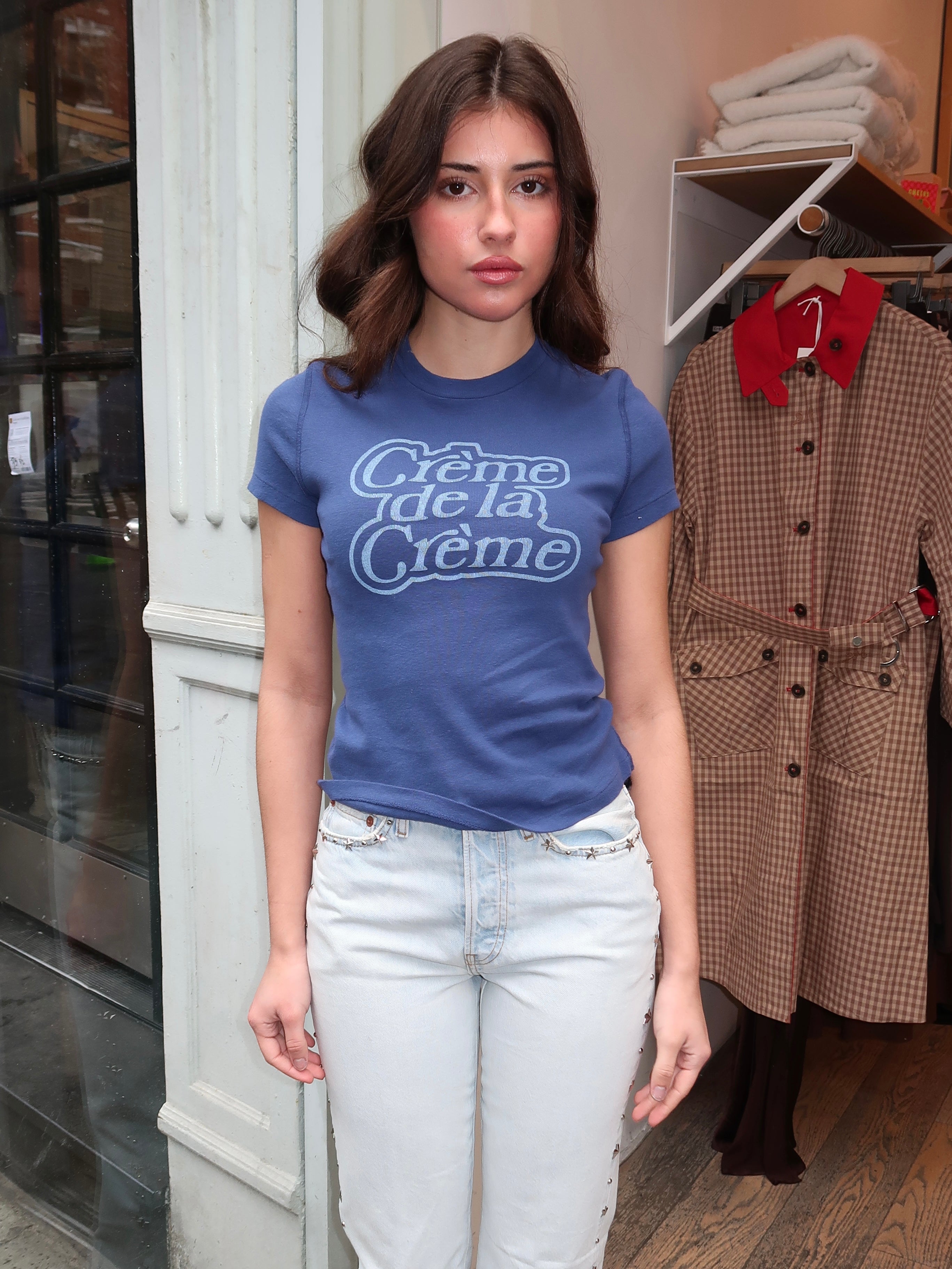 90s Baby Tee Creme De La Creme in Postman Blue