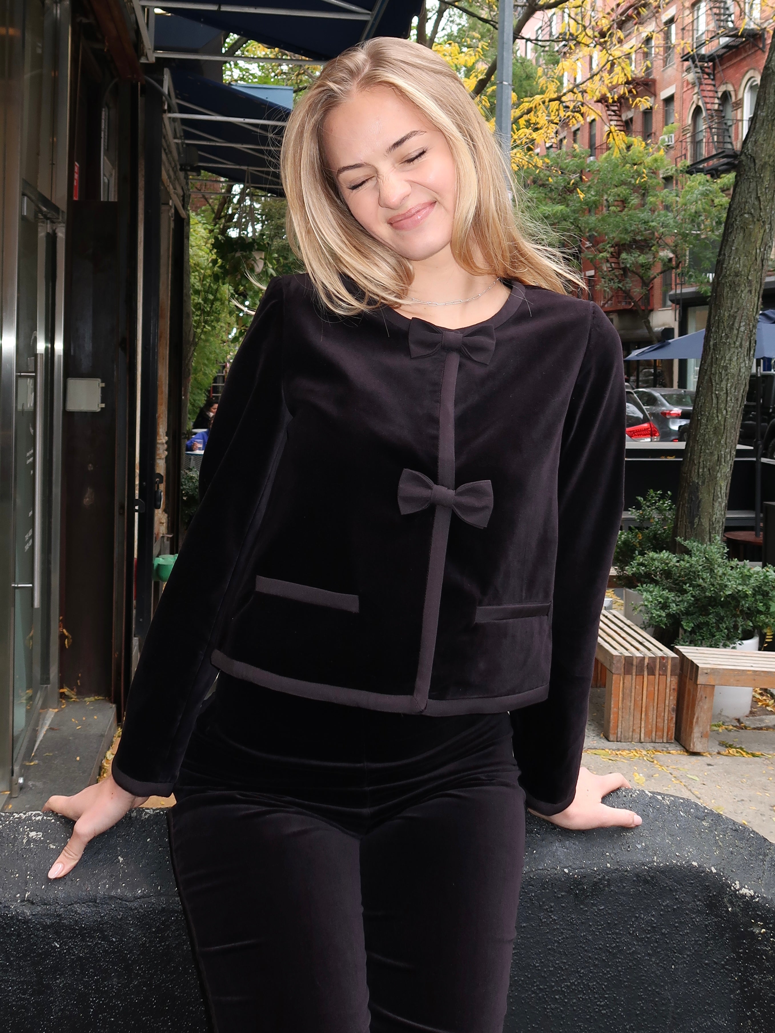 Quincy Cropped Jacket in Black – Isalis