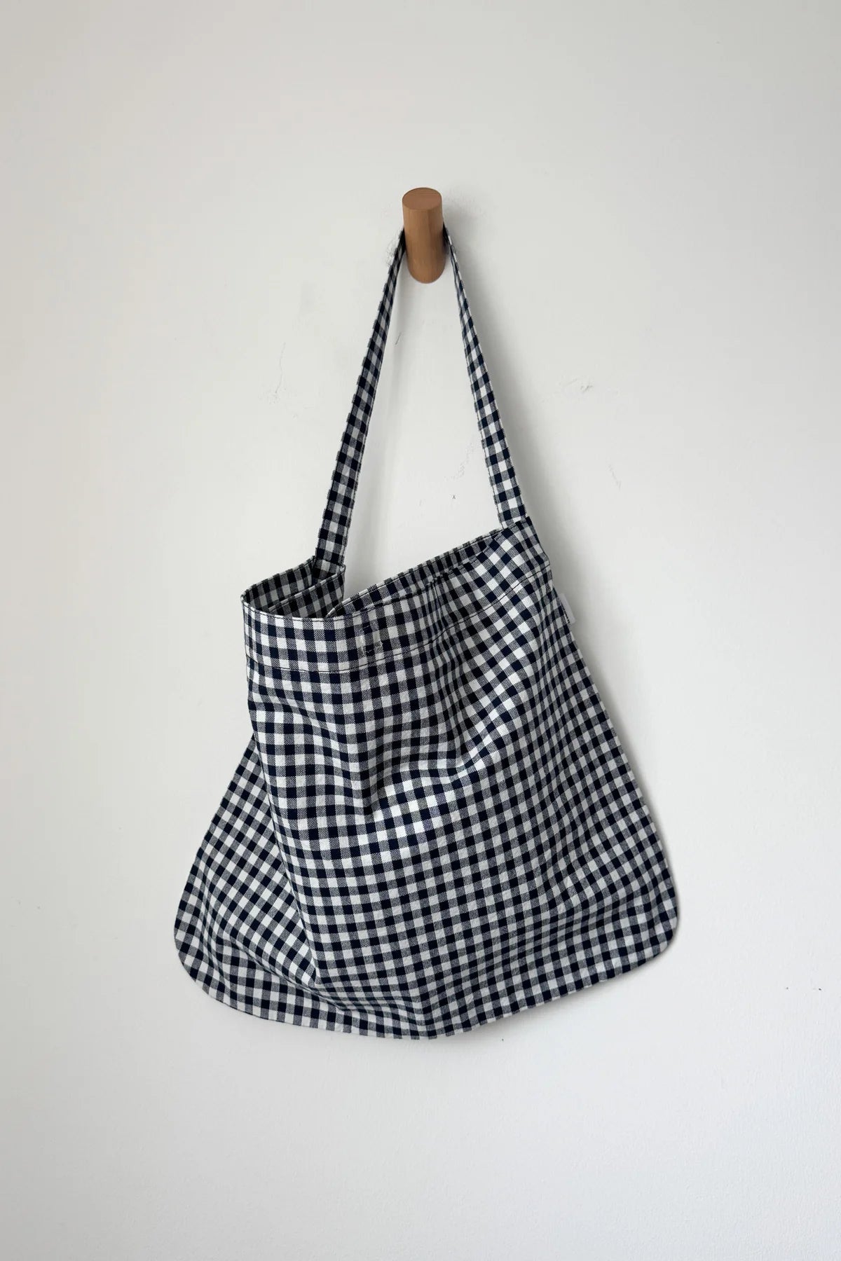Happy Carry Bag in Navy Gingham