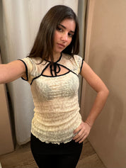 Mariposa Lace Bow Tee in Piped Cloud