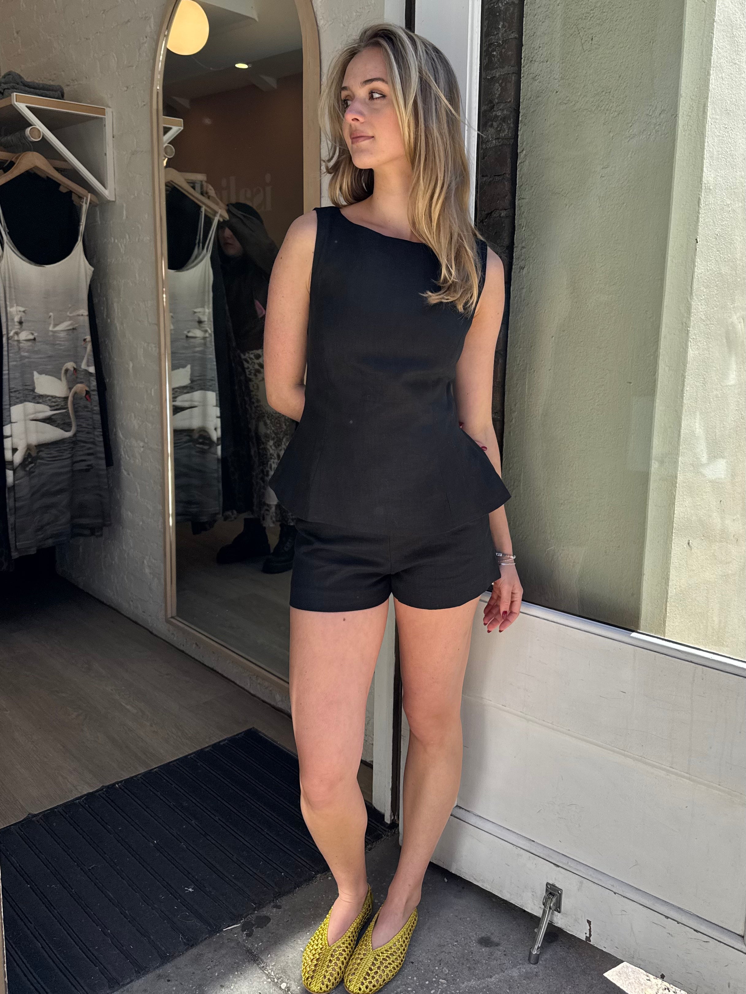 Lila Mini Short in Black
