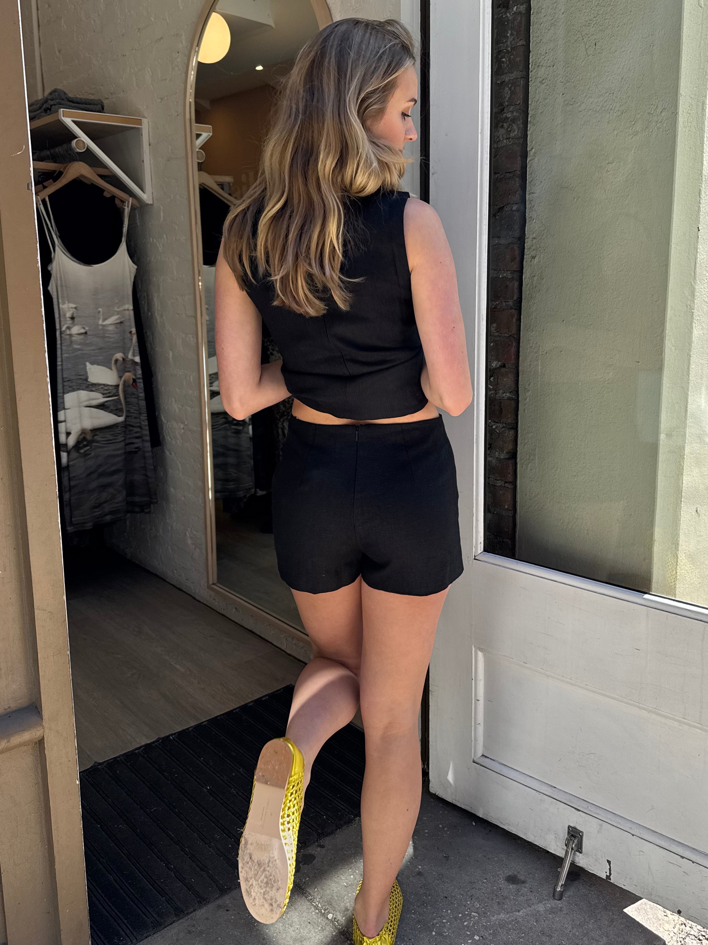 Lila Mini Short in Black