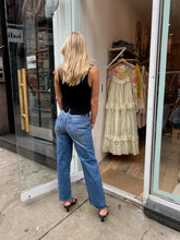 Load image into Gallery viewer, Lexi Mid Rise Bowed Straight in Artisan
