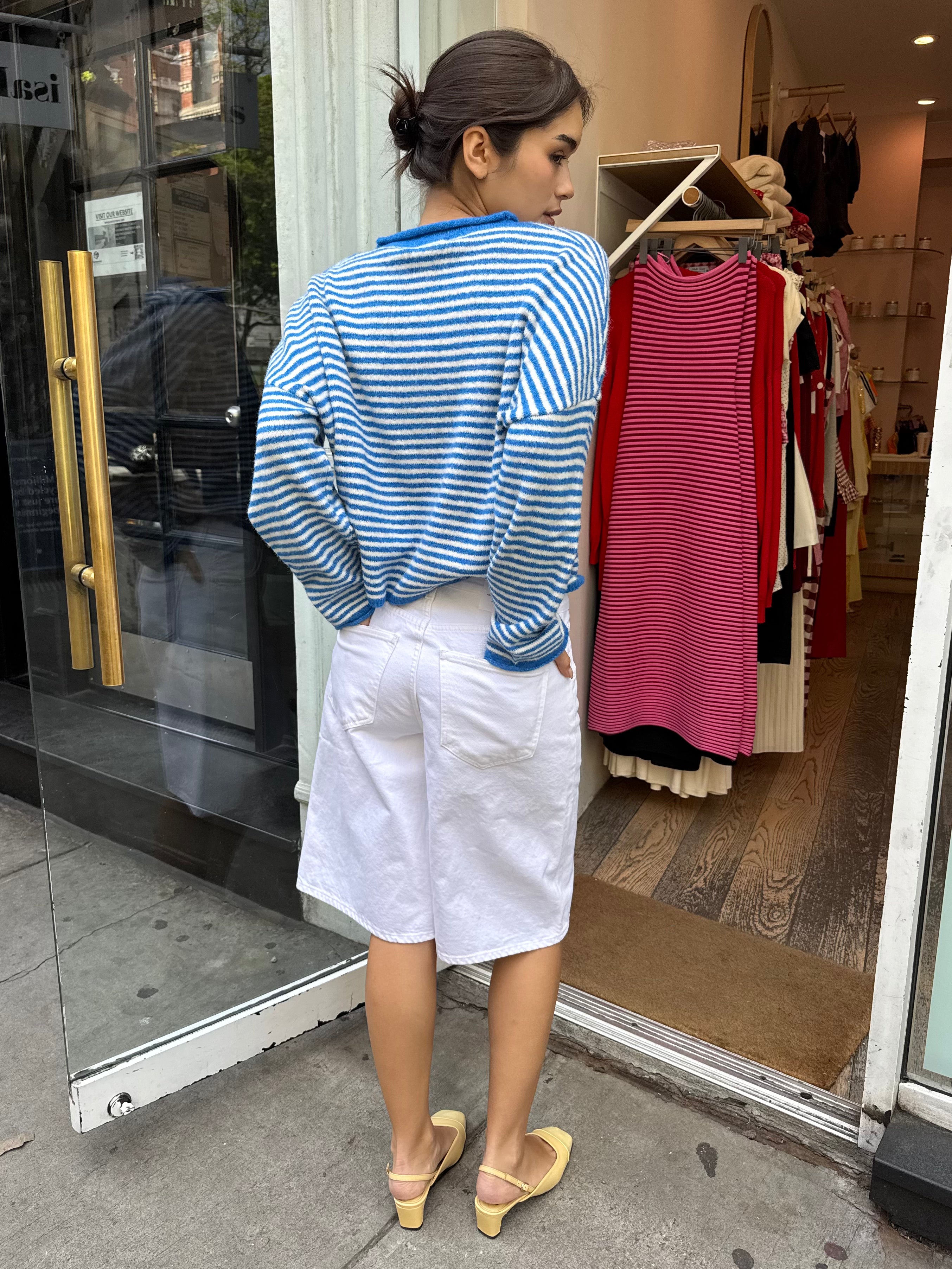 Baggy V-Short in Milkshake