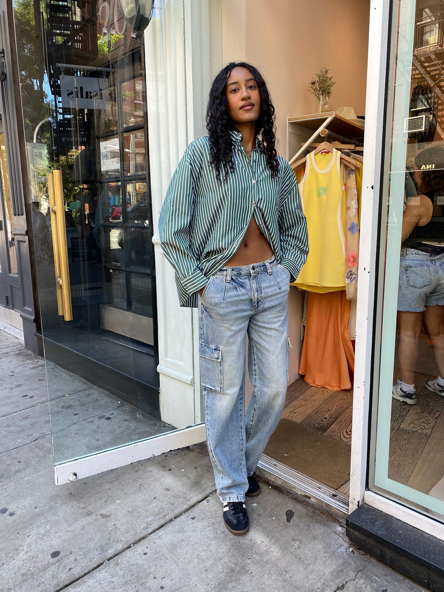 Bobbie Cargo Mid Rise Vintage Straight in Regent