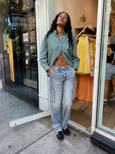 Load image into Gallery viewer, Bobbie Cargo Mid Rise Vintage Straight in Regent
