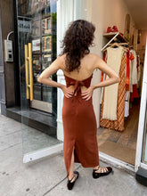 Load image into Gallery viewer, The Strapless Tie Back Midi Dress in Umber
