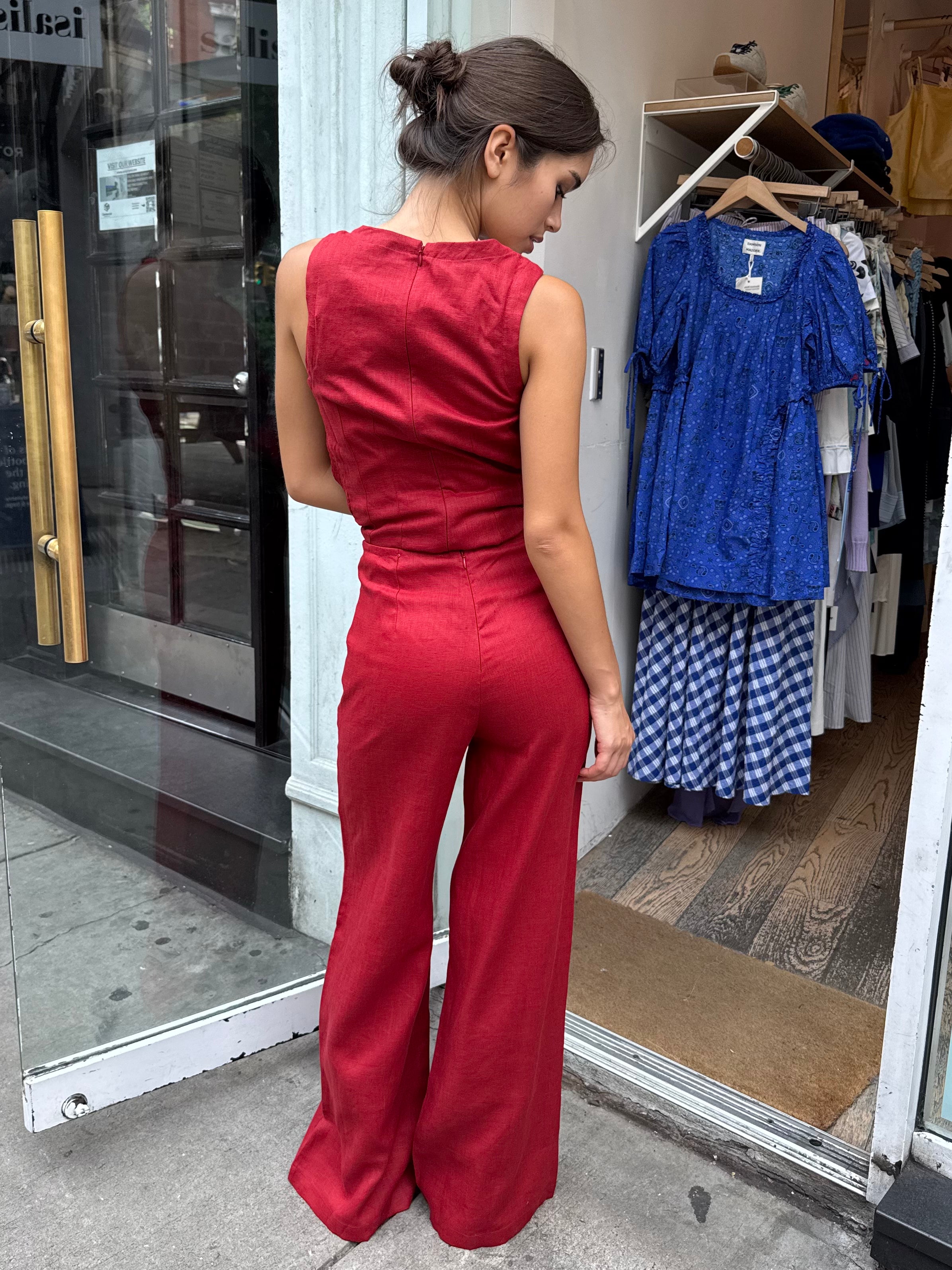 Syna Pant in Deep Red