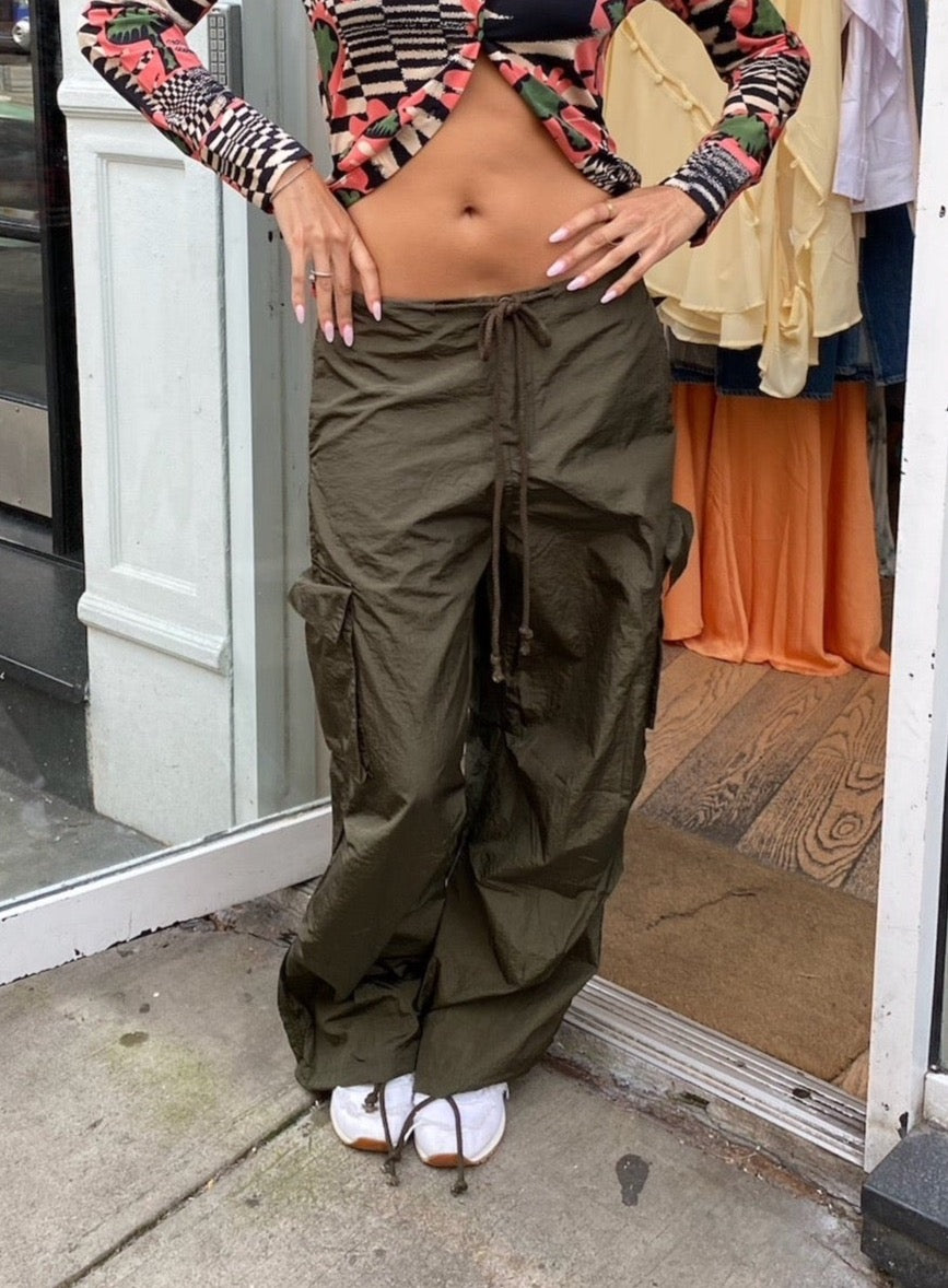 Gus Cargos in Olive