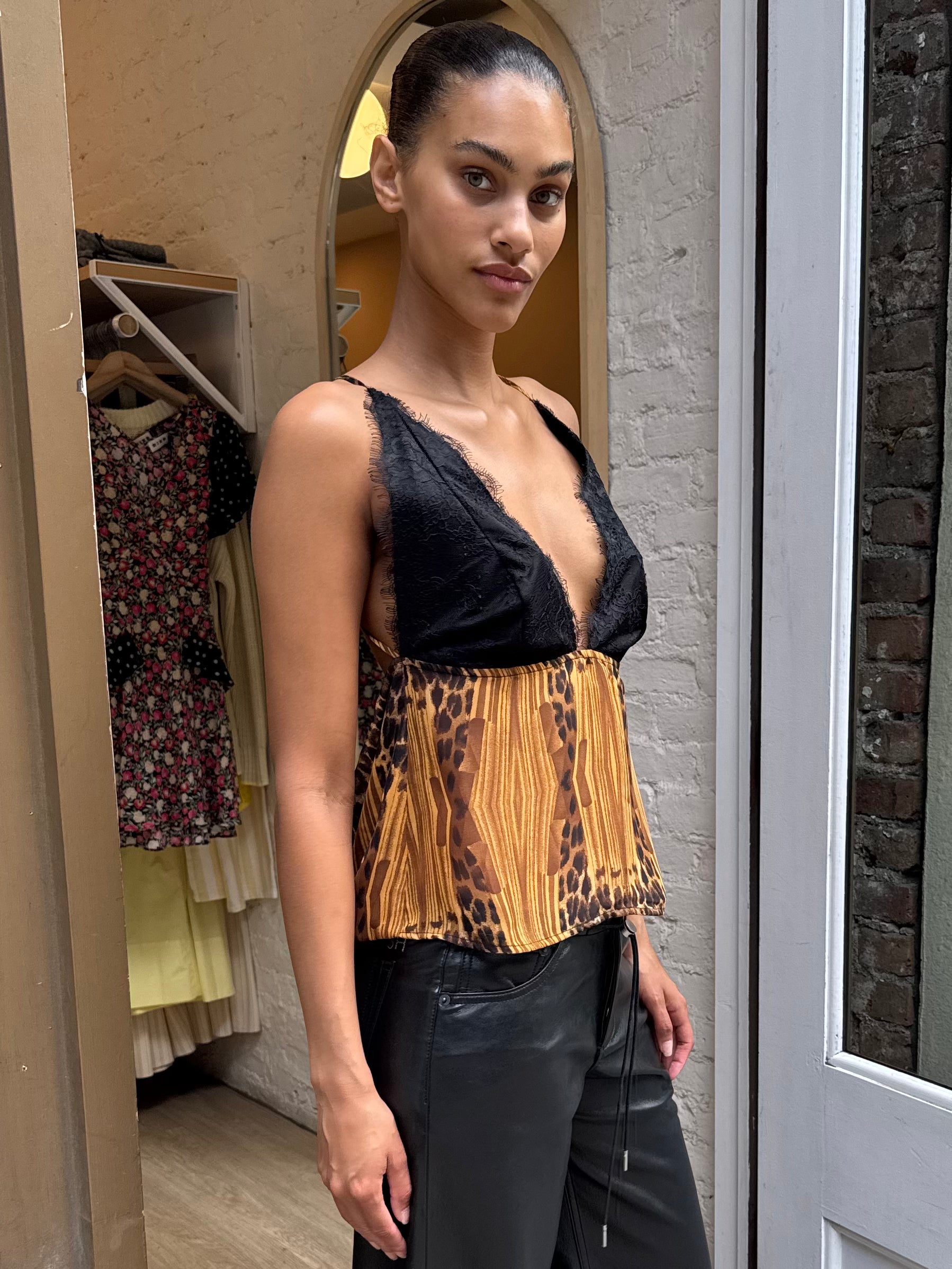 Venezuela Lace Top in Leopard