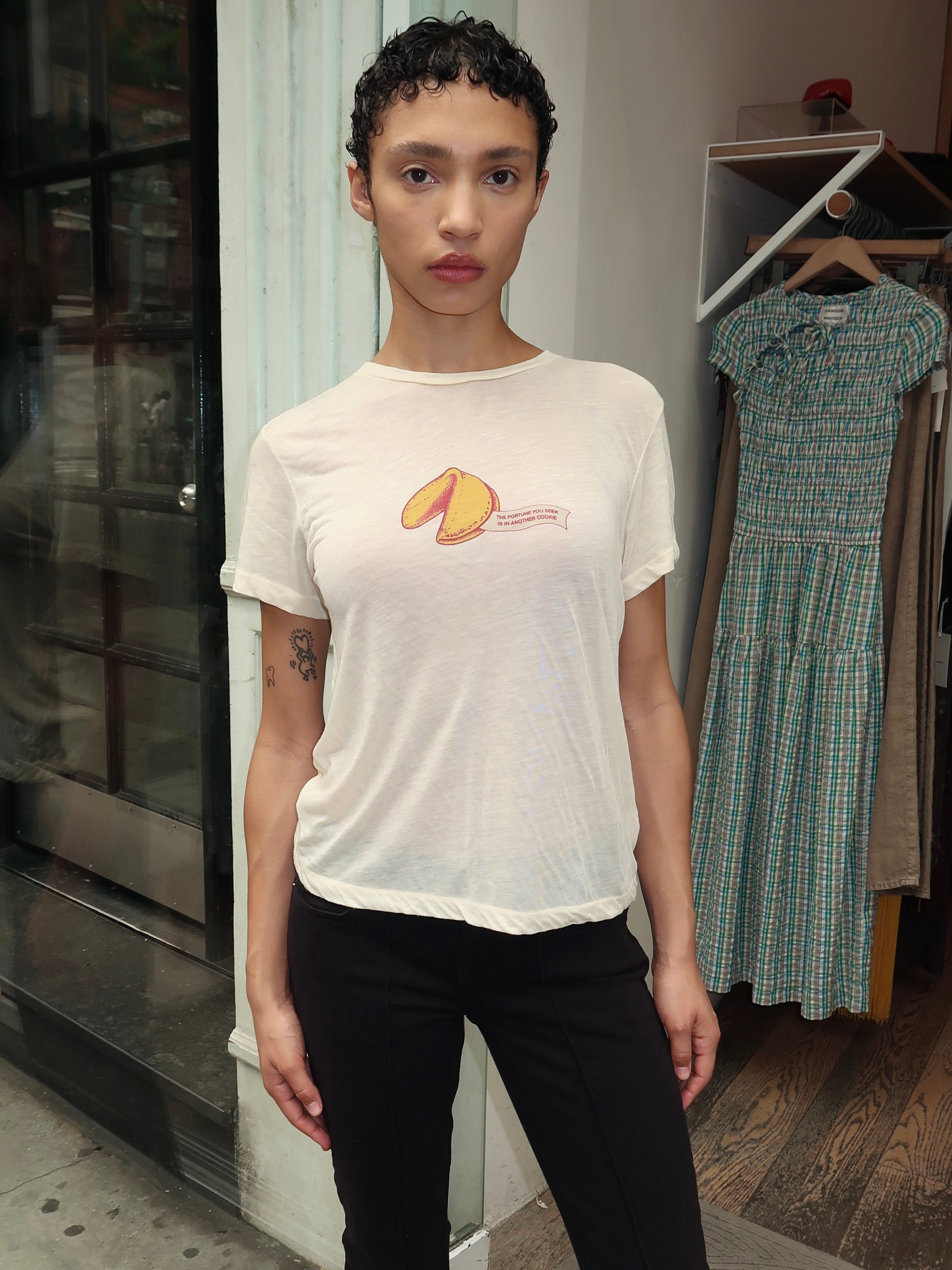 Classic Tee Fortune in Faded Dandelion