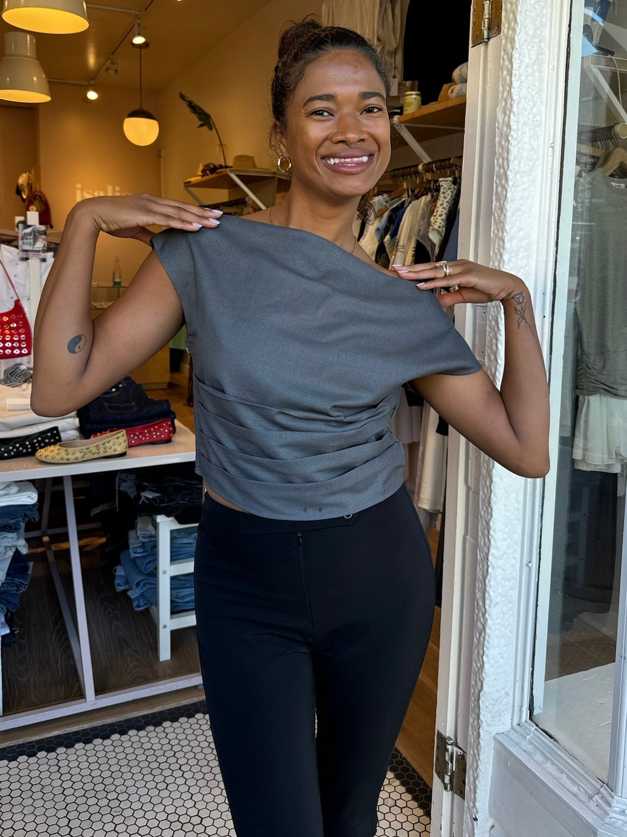 Locust Off-Shoulder Top in Charcoal – Isalis