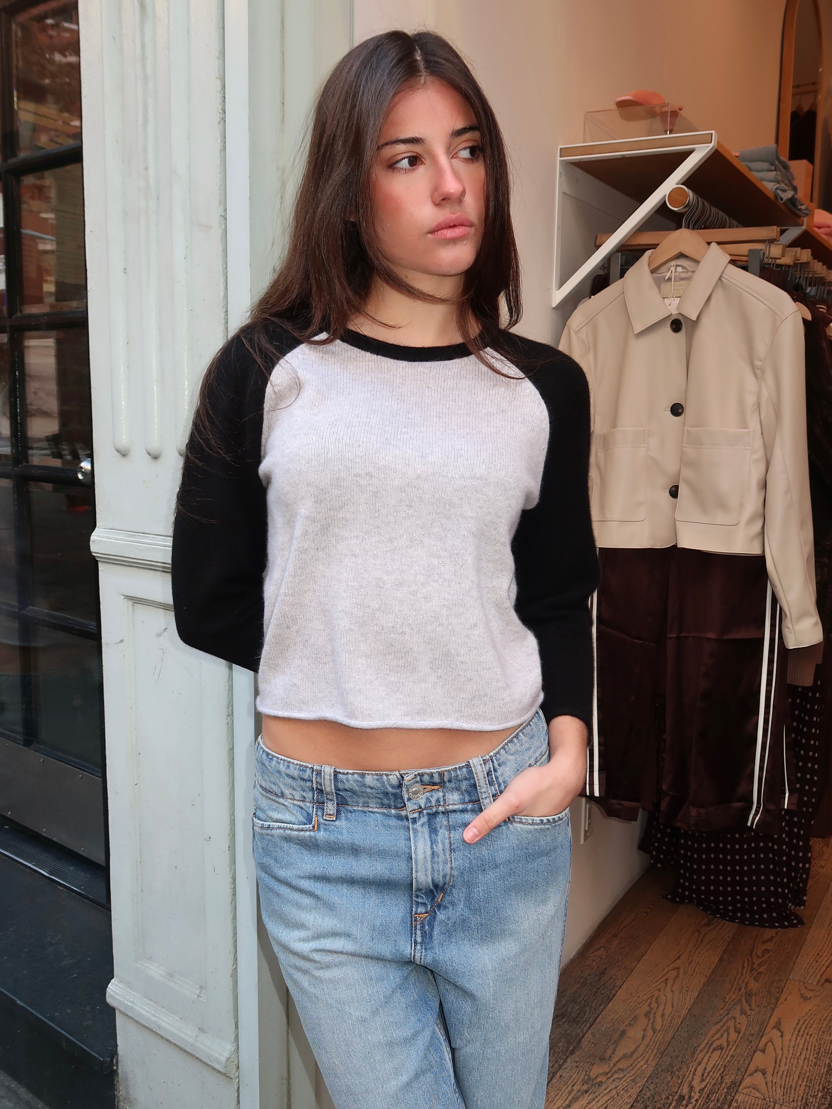 Shrunken Baseball Raglan in Light Heather Grey/Black