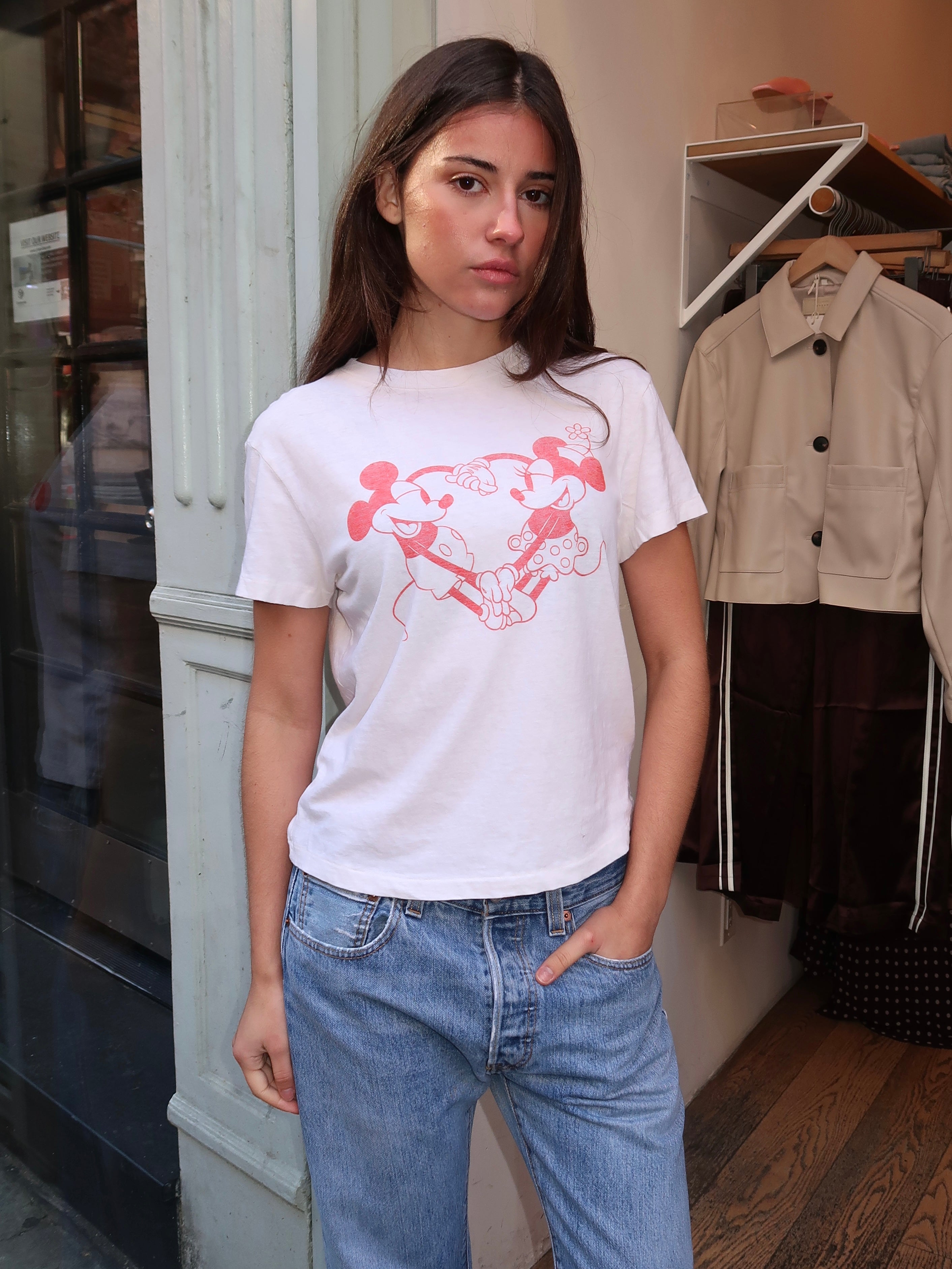 Classic Tee Disney Heart Hands in Vintage White