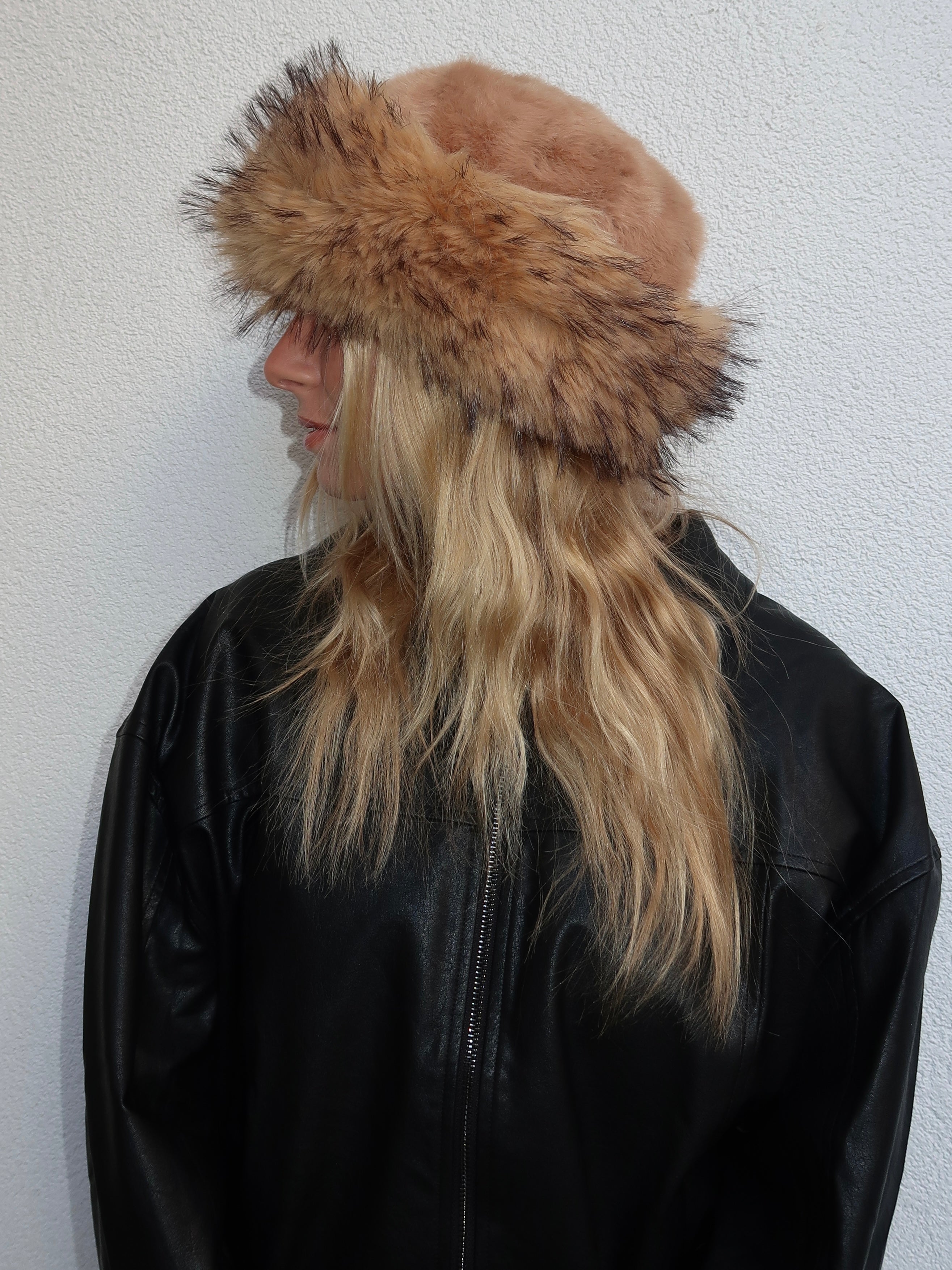 Blizzard Hat in Tan Fur