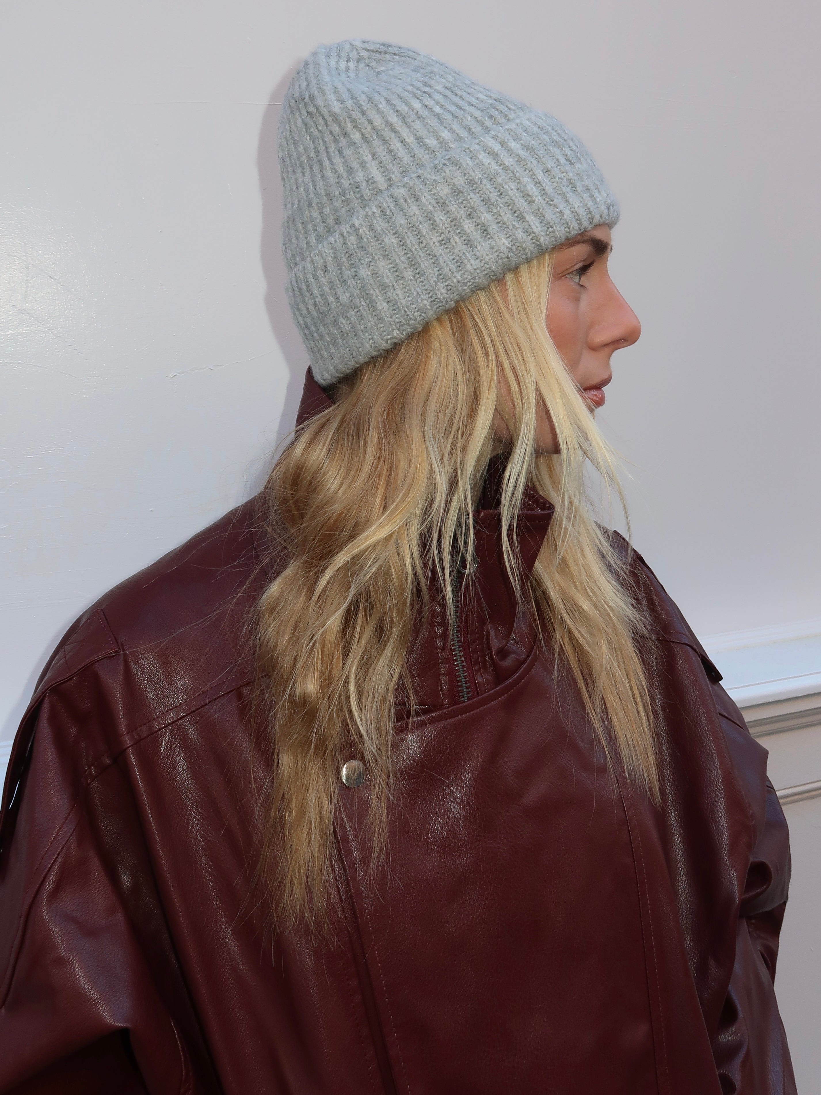 Isalis Arctic Beanie in Light Grey