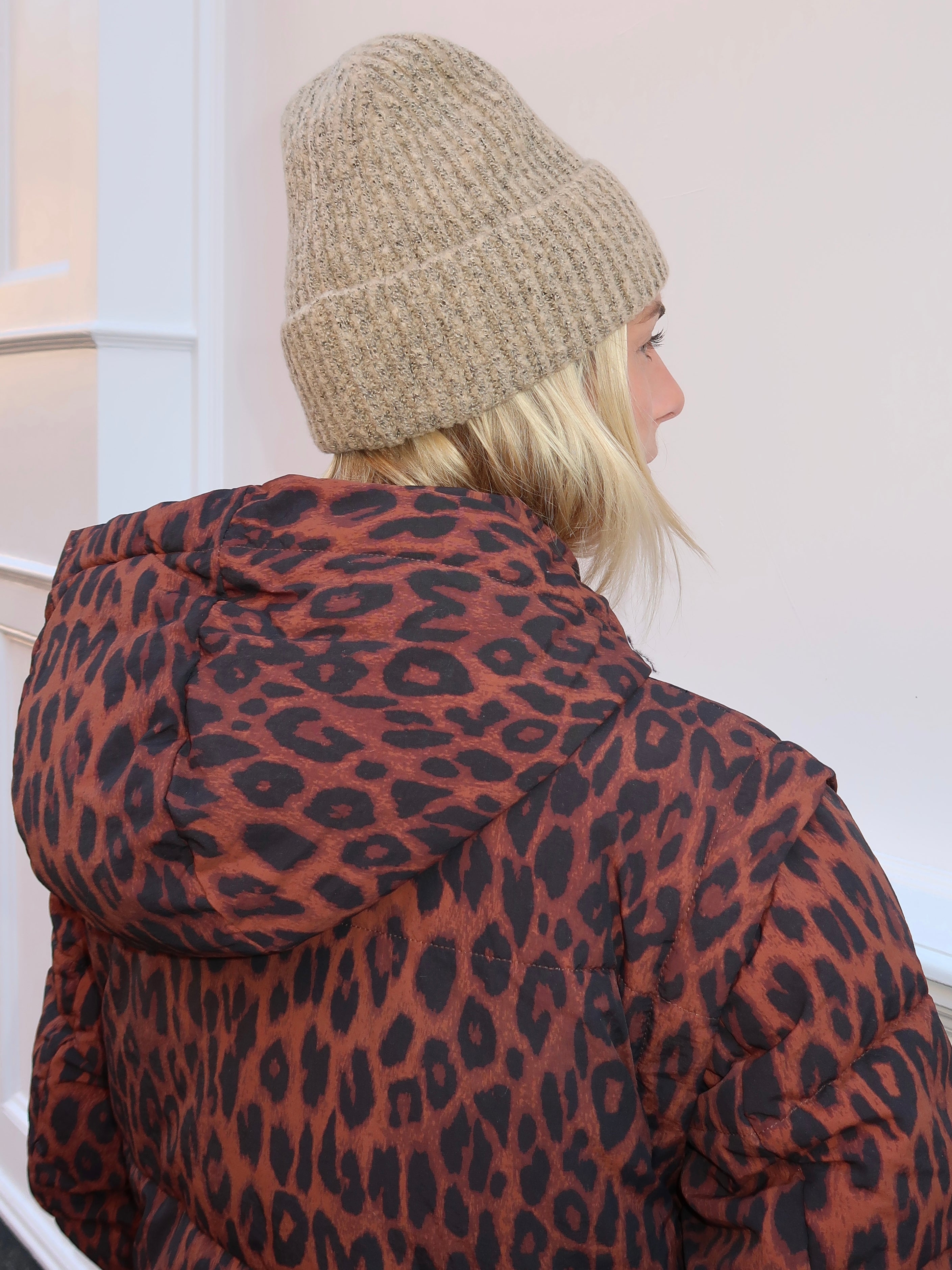 Isalis Arctic Beanie in Beige