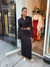 Load image into Gallery viewer, FilucaGZ HW Midi Skirt in Black
