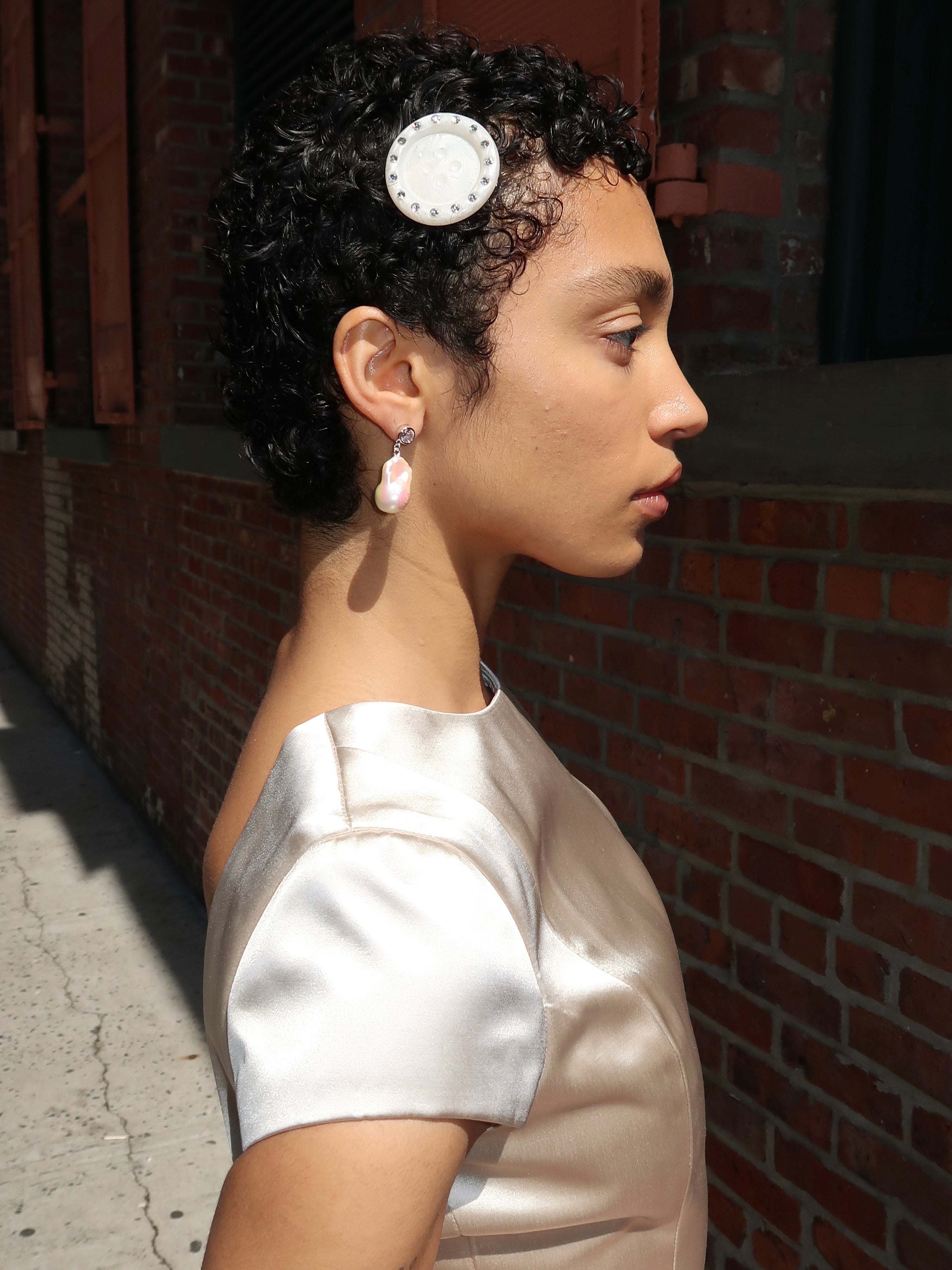 Bouton Hairclip in Pearl