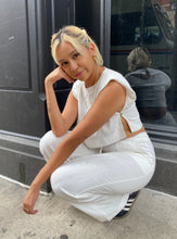 Load image into Gallery viewer, Eli Linen Crop Top in White
