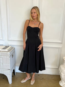 Nuna Sweetheart Midi Dress in Black