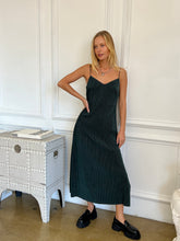 Load image into Gallery viewer, Samantha Velvet Maxi Dress in Hunter Green
