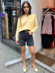 Dame Short in Hitch